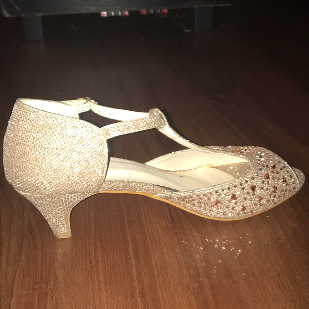 Heels - Picture 3 of 5